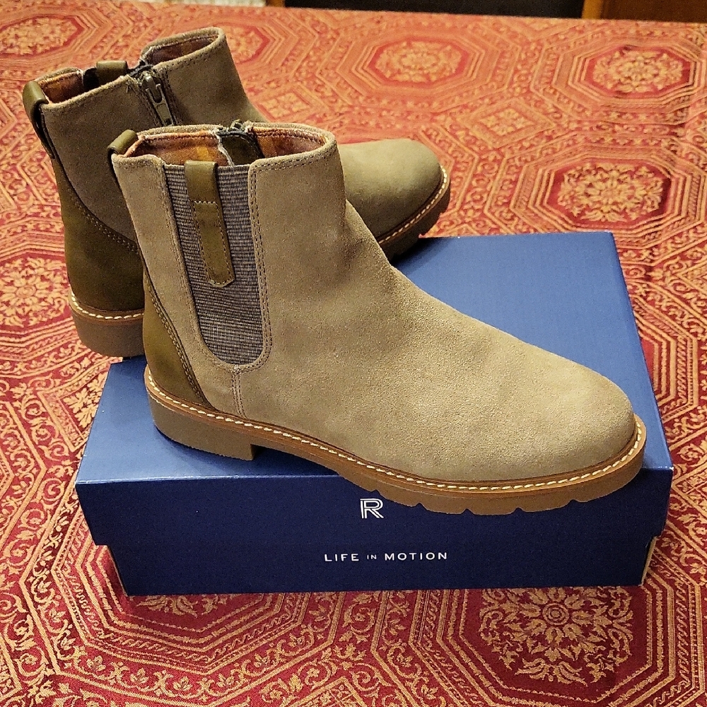 Rockport Kacey Bootie, Suede. Olive Green Nwt